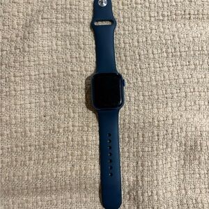 Apple Watch Series 7 41mm Aluminum